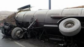 UPDATE 1 O cisternă încărcată cu GPL s-a răsturnat la Lunca Corbului  