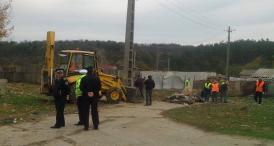 La refugiul Asociaţiei „Spike“ din Cernavodă O acţiune de curăţare şi igienizare a zonei, transformată în „atac terorist“ (galerie foto)