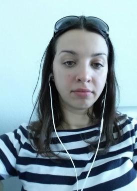 Ştiripesurse.ro De câteva luni, Elena Ceauşescu lucrează în Parlament 