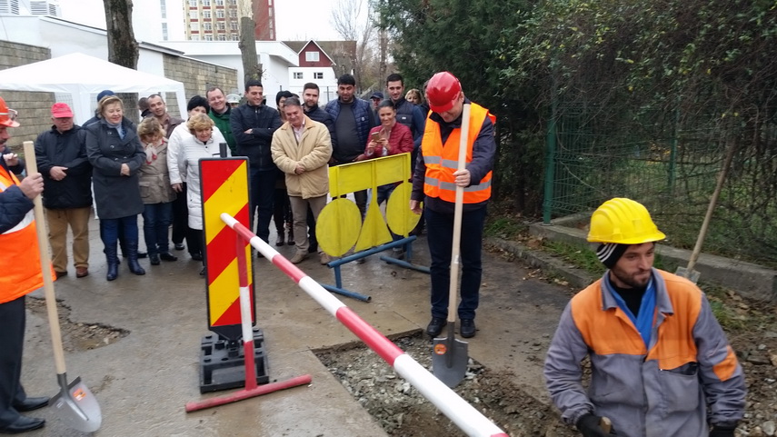 primaria eforie a inceput lucrarile pentru reteaua de gaze ovidiu brailoiu speram sa terminam in urmatorii primaria eforie a inceput lucrarile pentru reteaua de gaze ovidiu brailoiu speram sa terminam in urmatorii