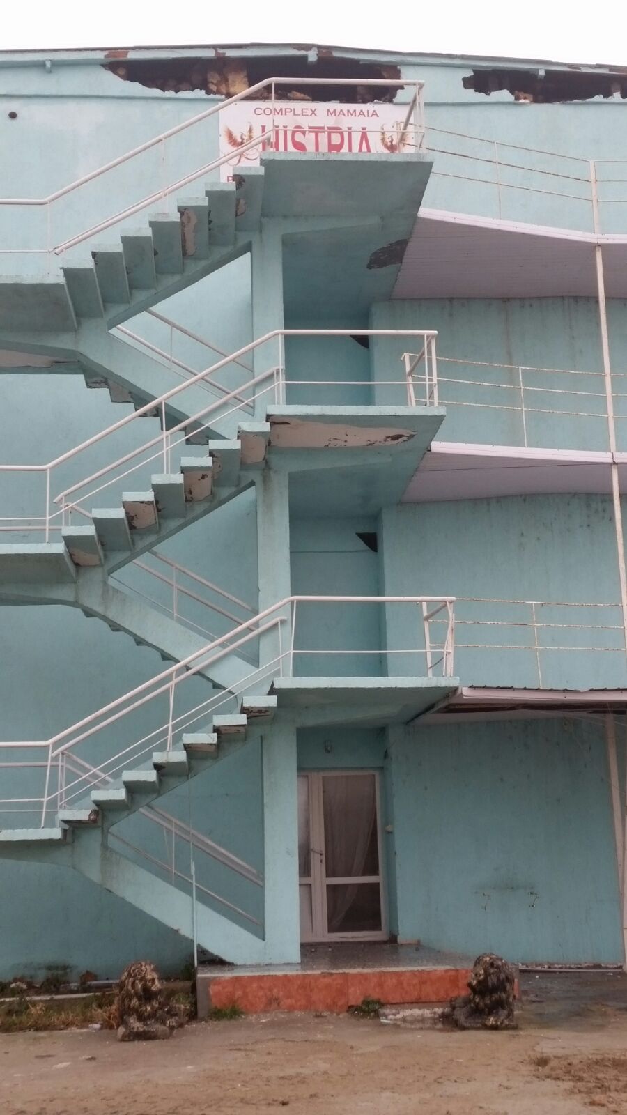 hotelul histria a ars astazi asta este tot ce a mai ramas din cladire galerie foto 573779 hotelul histria a ars astazi asta este tot ce a mai ramas din cladire galerie foto 573779