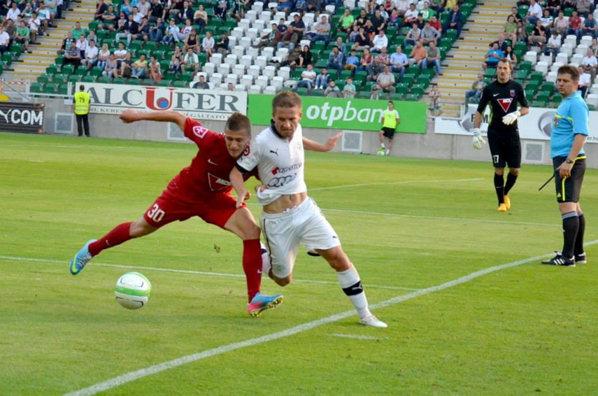 fotbalist la farul constanta onisor nicorec a facut schimb de tricouri cu thomas muller de la bayern fotbalist la farul constanta onisor nicorec a facut schimb de tricouri cu thomas muller de la bayern