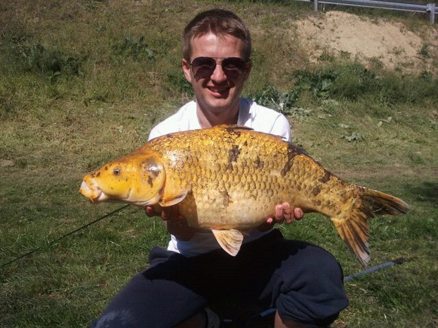 fotbalist la farul constanta onisor nicorec a facut schimb de tricouri cu thomas muller de la bayern fotbalist la farul constanta onisor nicorec a facut schimb de tricouri cu thomas muller de la bayern