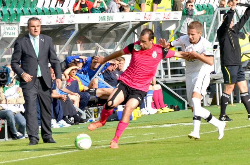 fotbalist la farul constanta onisor nicorec a facut schimb de tricouri cu thomas muller de la bayern fotbalist la farul constanta onisor nicorec a facut schimb de tricouri cu thomas muller de la bayern