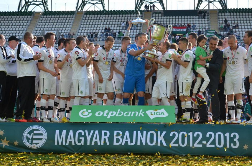 fotbalist la farul constanta onisor nicorec a facut schimb de tricouri cu thomas muller de la bayern fotbalist la farul constanta onisor nicorec a facut schimb de tricouri cu thomas muller de la bayern