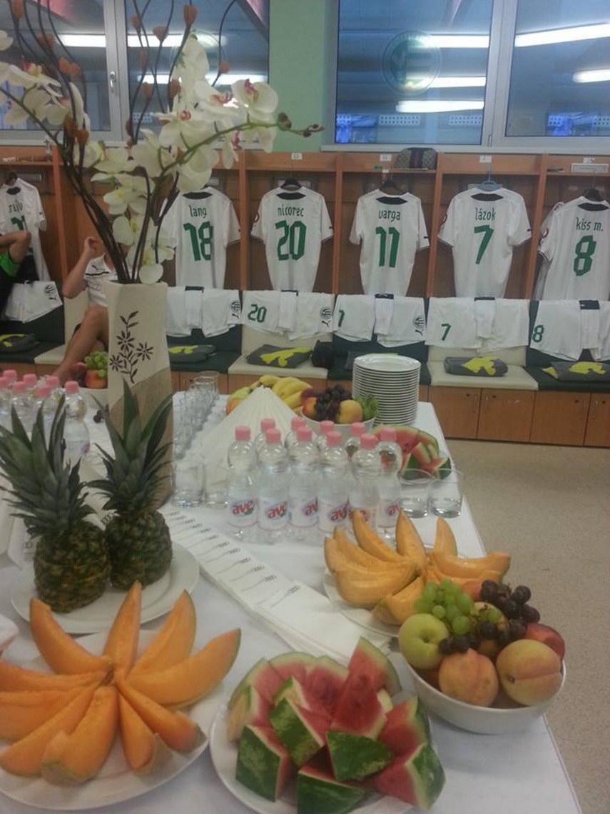 fotbalist la farul constanta onisor nicorec a facut schimb de tricouri cu thomas muller de la bayern fotbalist la farul constanta onisor nicorec a facut schimb de tricouri cu thomas muller de la bayern