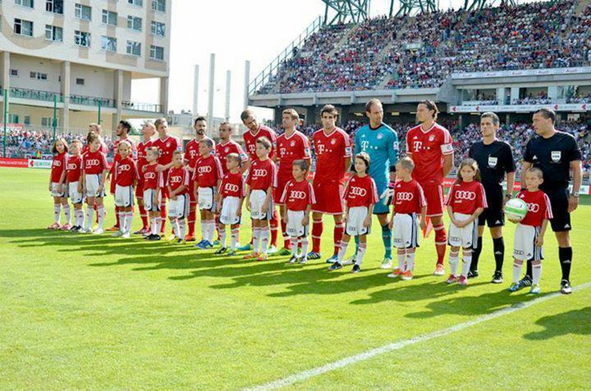 fotbalist la farul constanta onisor nicorec a facut schimb de tricouri cu thomas muller de la bayern fotbalist la farul constanta onisor nicorec a facut schimb de tricouri cu thomas muller de la bayern