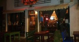 Arabica The Coffee Shop, paradisul cafelei, cu o prăjitură din partea casei (galerie foto)
