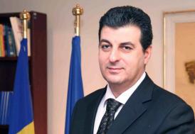 Mihnea Motoc - „Gândurile mele se îndreaptă către militarii aflaţi acum în misiuni”