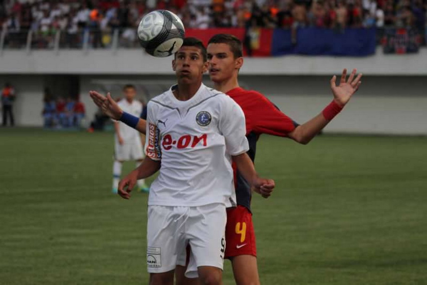 fiul lui sandu taranu fotbalistul tudor taranu de la farul constanta copil de mingi la meciurile stelei fiul lui sandu taranu fotbalistul tudor taranu de la farul constanta copil de mingi la meciurile stelei