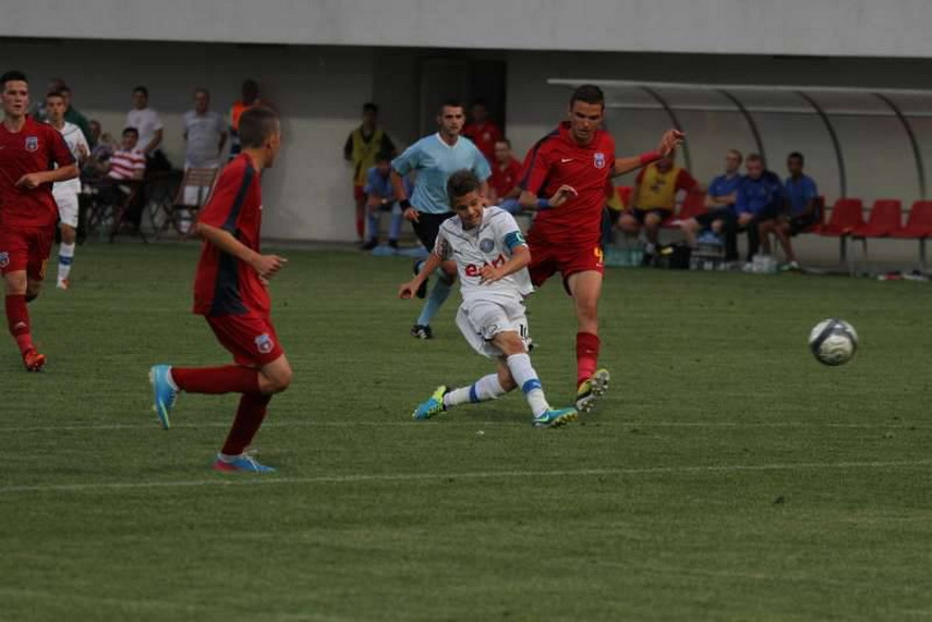 fiul lui sandu taranu fotbalistul tudor taranu de la farul constanta copil de mingi la meciurile stelei fiul lui sandu taranu fotbalistul tudor taranu de la farul constanta copil de mingi la meciurile stelei