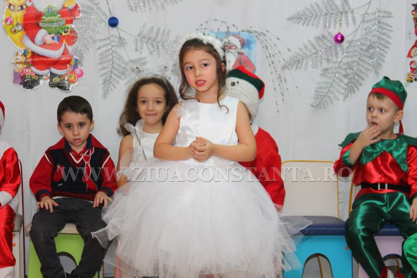 fotoreportaj pentru copiii din lumea florilor mos craciun a venit 575657 fotoreportaj pentru copiii din lumea florilor mos craciun a venit 575657