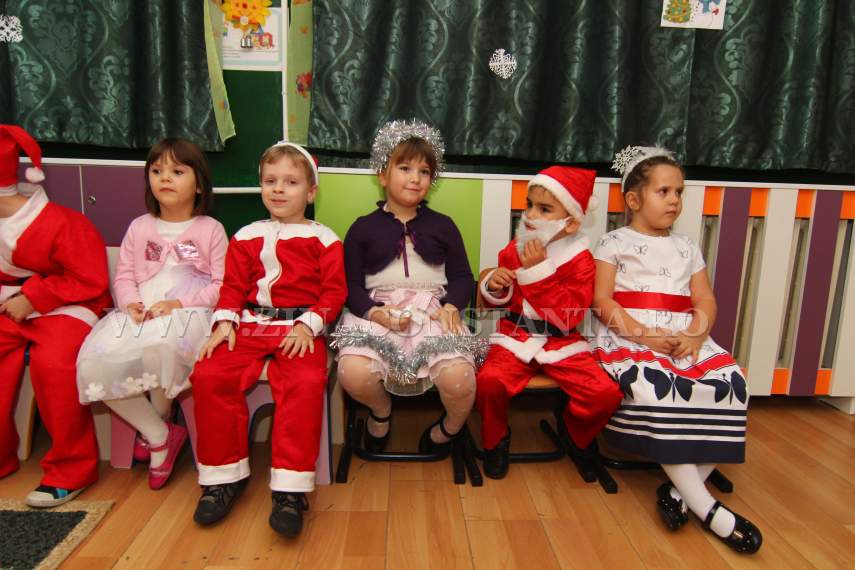 fotoreportaj pentru copiii din lumea florilor mos craciun a venit 575657 fotoreportaj pentru copiii din lumea florilor mos craciun a venit 575657