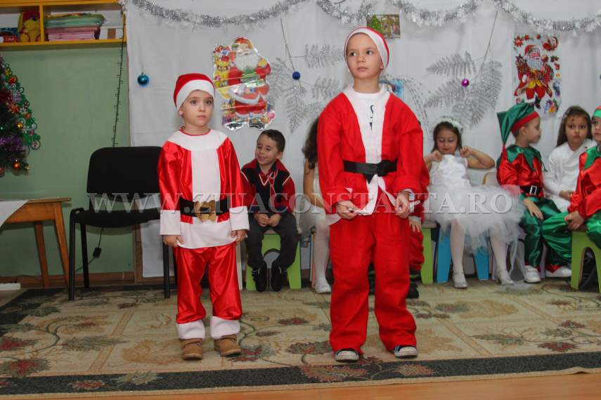 fotoreportaj pentru copiii din lumea florilor mos craciun a venit 575657 fotoreportaj pentru copiii din lumea florilor mos craciun a venit 575657