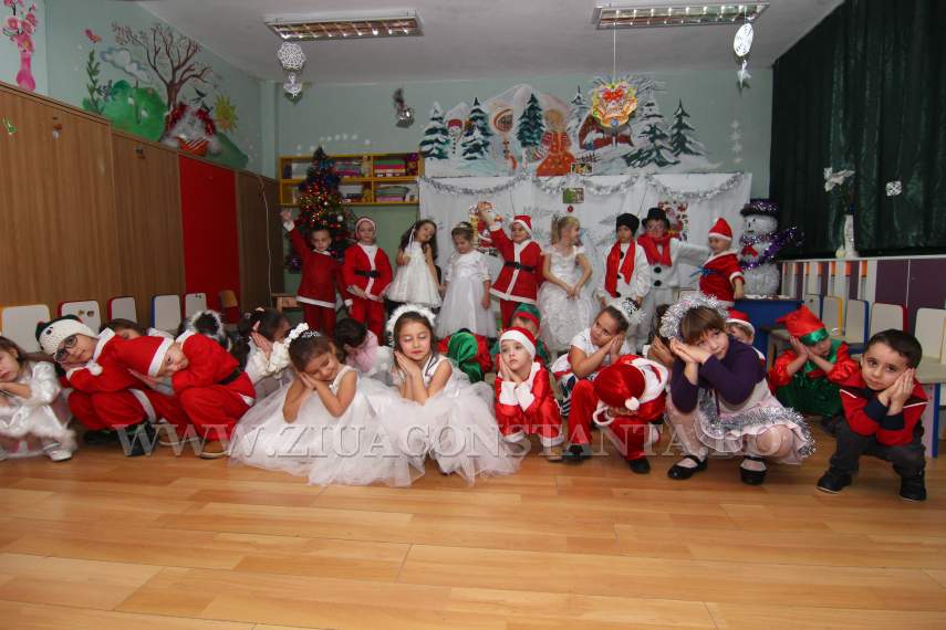 fotoreportaj pentru copiii din lumea florilor mos craciun a venit 575657 fotoreportaj pentru copiii din lumea florilor mos craciun a venit 575657