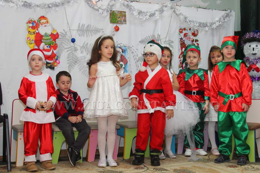 fotoreportaj pentru copiii din lumea florilor mos craciun a venit 575657 fotoreportaj pentru copiii din lumea florilor mos craciun a venit 575657