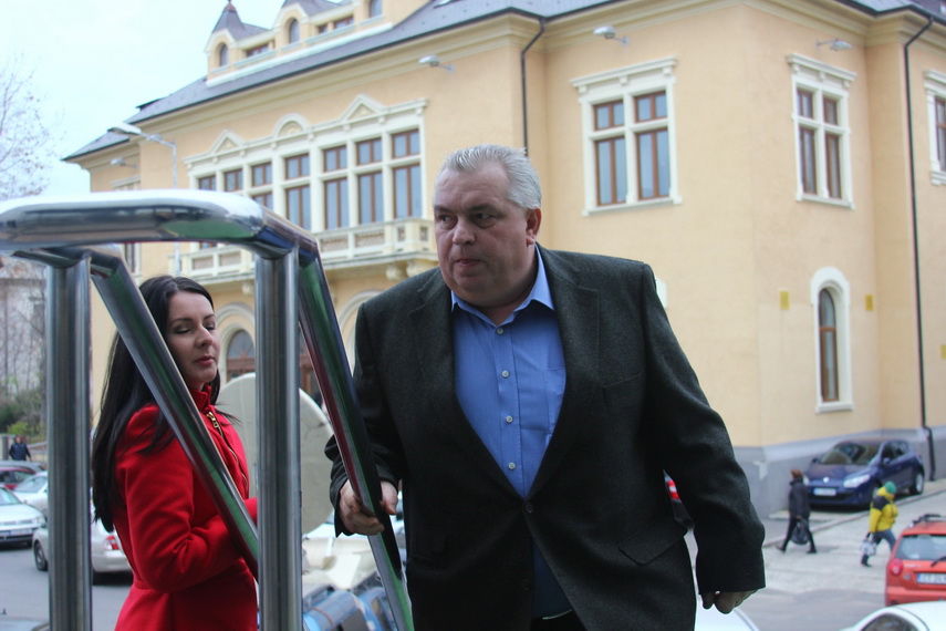 procurorul constantin conortos din dna constanta nicusor constantinescu poate sa isi desfasoare activitatea