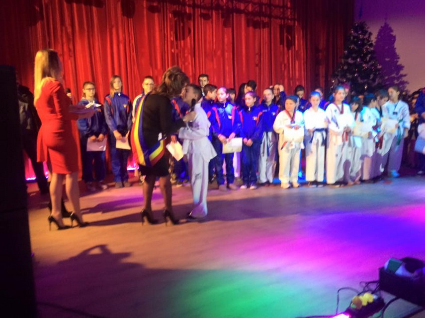performantele sportivilor de taekwondo au fost rasplatite la mihail kogalniceanu primarul ancuta belu performantele sportivilor de taekwondo au fost rasplatite la mihail kogalniceanu primarul ancuta belu