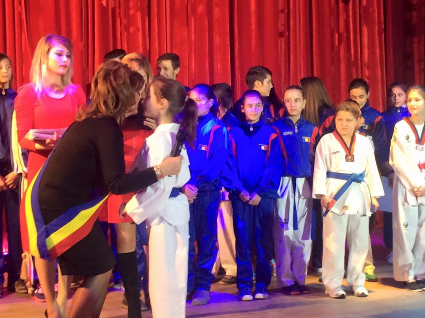 performantele sportivilor de taekwondo au fost rasplatite la mihail kogalniceanu primarul ancuta belu performantele sportivilor de taekwondo au fost rasplatite la mihail kogalniceanu primarul ancuta belu