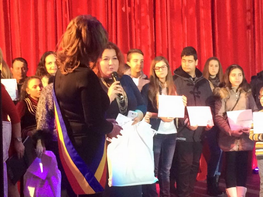 performantele sportivilor de taekwondo au fost rasplatite la mihail kogalniceanu primarul ancuta belu performantele sportivilor de taekwondo au fost rasplatite la mihail kogalniceanu primarul ancuta belu