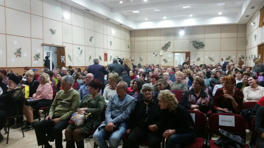 la invitatia primarului mariana gaju fuego a cantat pentru cumpaneni colinde si cantece de suflet galerie la invitatia primarului mariana gaju fuego a cantat pentru cumpaneni colinde si cantece de suflet galerie