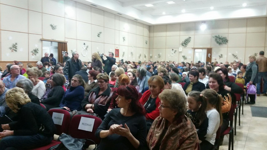 la invitatia primarului mariana gaju fuego a cantat pentru cumpaneni colinde si cantece de suflet galerie la invitatia primarului mariana gaju fuego a cantat pentru cumpaneni colinde si cantece de suflet galerie