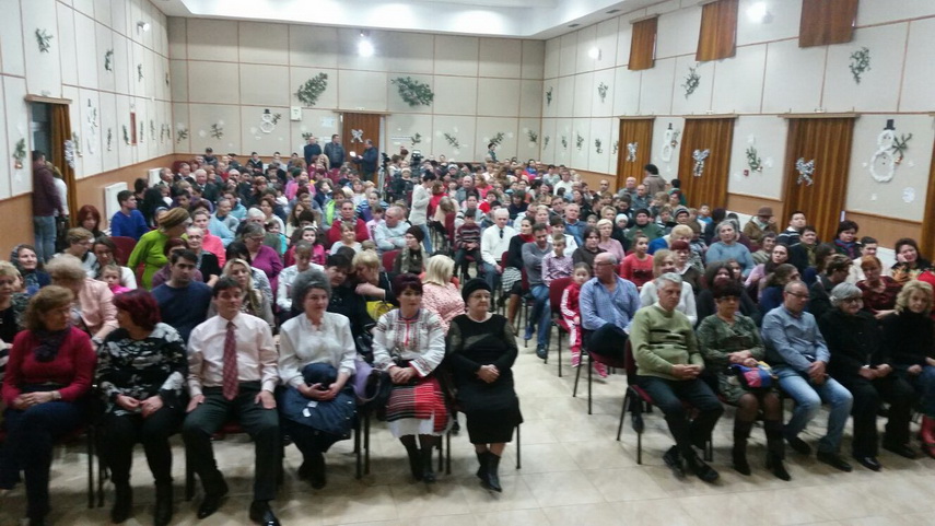 la invitatia primarului mariana gaju fuego a cantat pentru cumpaneni colinde si cantece de suflet galerie la invitatia primarului mariana gaju fuego a cantat pentru cumpaneni colinde si cantece de suflet galerie