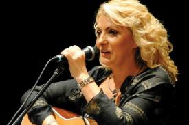 Colinde și cântece de iarnă, la Doors Club   