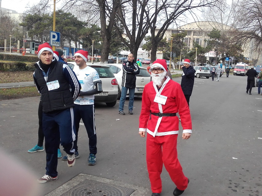 diana vlad si catalin jitcovici invingatori la santa run mosii craciun s au antrenat la constanta pentru diana vlad si catalin jitcovici invingatori la santa run mosii craciun s au antrenat la constanta pentru