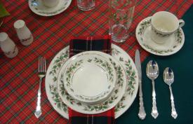 Sfaturi pentru Crăciun Aşezarea mesei de Crăciun - modul corect de a pune masa (video)  