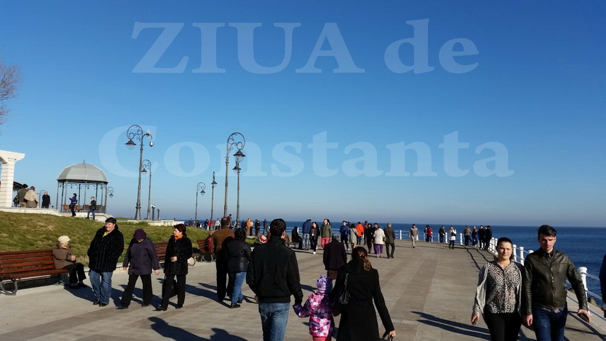 fotoreportaj sute de persoane pe faleza din constanta zi de exceptie imagini minunate 577351 fotoreportaj sute de persoane pe faleza din constanta zi de exceptie imagini minunate 577351