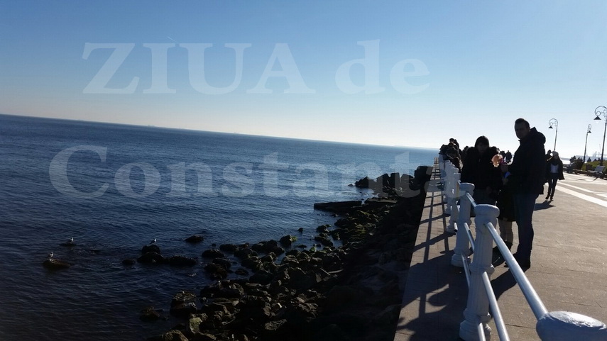 fotoreportaj sute de persoane pe faleza din constanta zi de exceptie imagini minunate 577351 fotoreportaj sute de persoane pe faleza din constanta zi de exceptie imagini minunate 577351