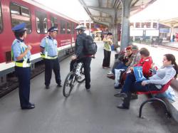 Prejudiciul, o jumătate de milion de lei Prestatori de servicii turistice, cercetați pentru fals și înșelăciune 