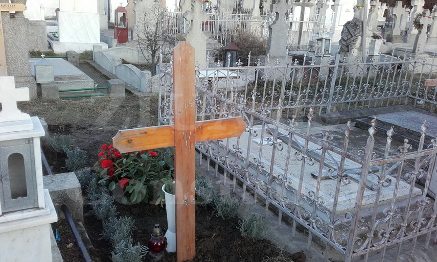 mormantul pictorului ionel matasareanu a fost curatat 578779 mormantul pictorului ionel matasareanu a fost curatat 578779