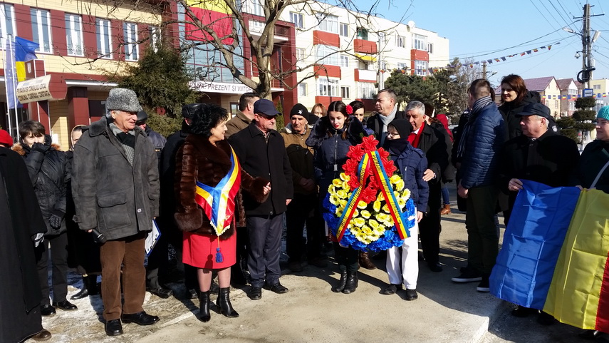 mica unire sarbatorita la cumpana primarul mariana gaju aducem un omagiu eroilor dar si celor care sunt mica unire sarbatorita la cumpana primarul mariana gaju aducem un omagiu eroilor dar si celor care sunt