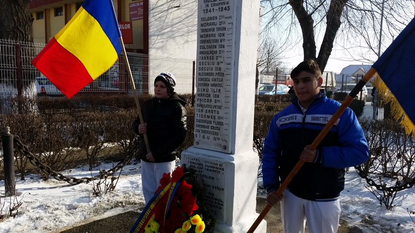 mica unire sarbatorita la cumpana primarul mariana gaju aducem un omagiu eroilor dar si celor care sunt mica unire sarbatorita la cumpana primarul mariana gaju aducem un omagiu eroilor dar si celor care sunt