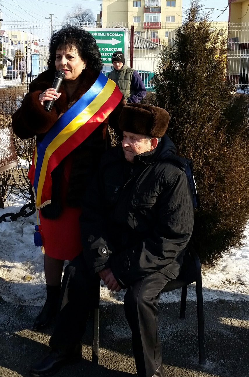 mica unire sarbatorita la cumpana primarul mariana gaju aducem un omagiu eroilor dar si celor care sunt mica unire sarbatorita la cumpana primarul mariana gaju aducem un omagiu eroilor dar si celor care sunt
