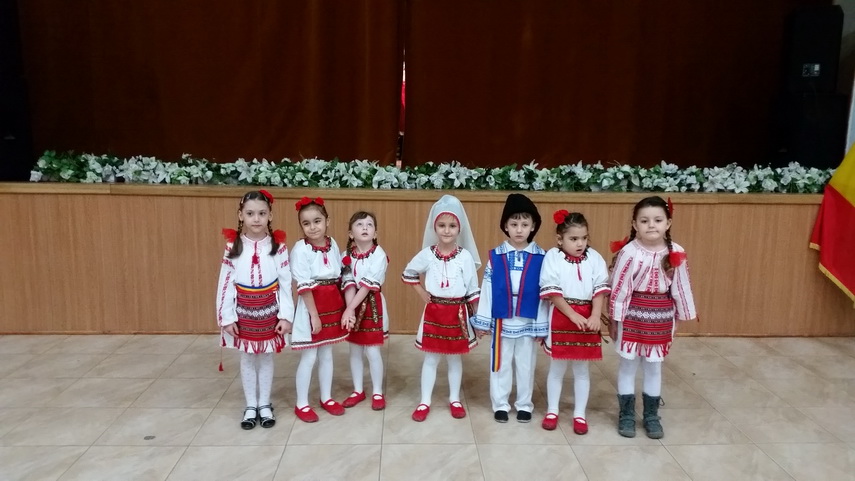 mica unire sarbatorita la cumpana primarul mariana gaju aducem un omagiu eroilor dar si celor care sunt mica unire sarbatorita la cumpana primarul mariana gaju aducem un omagiu eroilor dar si celor care sunt