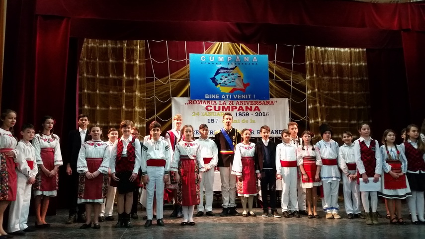 mica unire sarbatorita la cumpana primarul mariana gaju aducem un omagiu eroilor dar si celor care sunt mica unire sarbatorita la cumpana primarul mariana gaju aducem un omagiu eroilor dar si celor care sunt