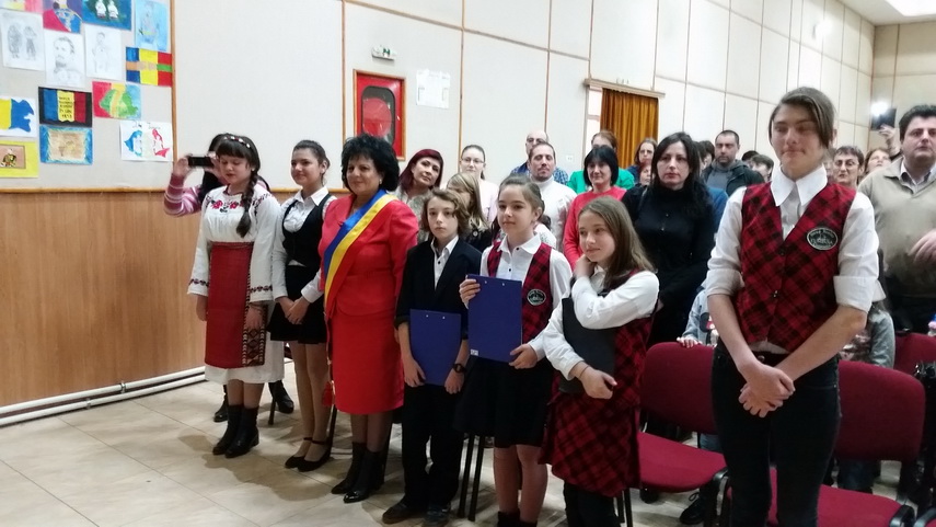 mica unire sarbatorita la cumpana primarul mariana gaju aducem un omagiu eroilor dar si celor care sunt mica unire sarbatorita la cumpana primarul mariana gaju aducem un omagiu eroilor dar si celor care sunt