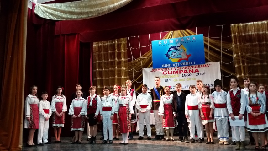 mica unire sarbatorita la cumpana primarul mariana gaju aducem un omagiu eroilor dar si celor care sunt mica unire sarbatorita la cumpana primarul mariana gaju aducem un omagiu eroilor dar si celor care sunt