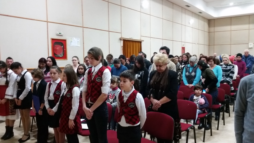 mica unire sarbatorita la cumpana primarul mariana gaju aducem un omagiu eroilor dar si celor care sunt mica unire sarbatorita la cumpana primarul mariana gaju aducem un omagiu eroilor dar si celor care sunt