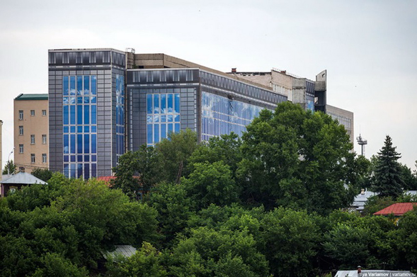 life in plastic is fantastic fagadau vrea un oras perfect din plastic cladirile inestetice imbracate life in plastic is fantastic fagadau vrea un oras perfect din plastic cladirile inestetice imbracate