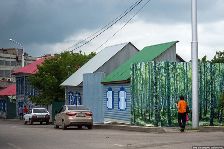 life in plastic is fantastic fagadau vrea un oras perfect din plastic cladirile inestetice imbracate life in plastic is fantastic fagadau vrea un oras perfect din plastic cladirile inestetice imbracate