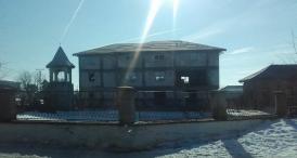 Lucrările la centrul social avansează Primarul din Nicolae Bălcescu vrea să îi înveţe o meserie pe elevii de liceu (galerie foto)