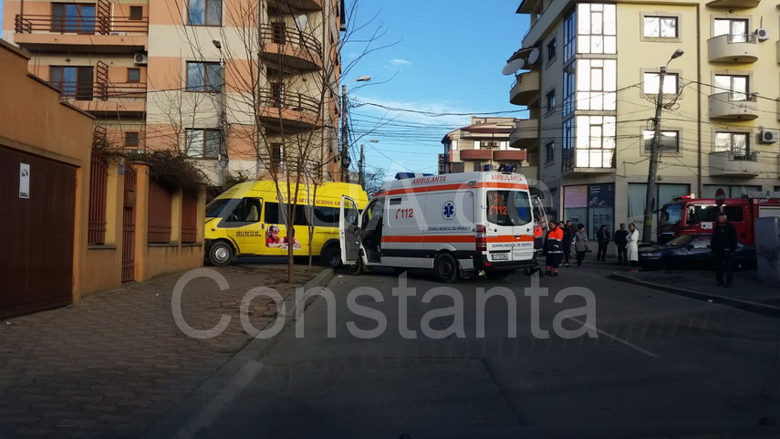 copii raniti la intersectia strazilor tudor vladimirescu si mihaileanu accident grav cu un microbuz scolar copii raniti la intersectia strazilor tudor vladimirescu si mihaileanu accident grav cu un microbuz scolar