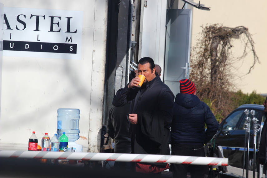 o armata de profesionisti muncesc pentru contract to kill surse steven seagal va sosi astazi in constanta o armata de profesionisti muncesc pentru contract to kill surse steven seagal va sosi astazi in constanta