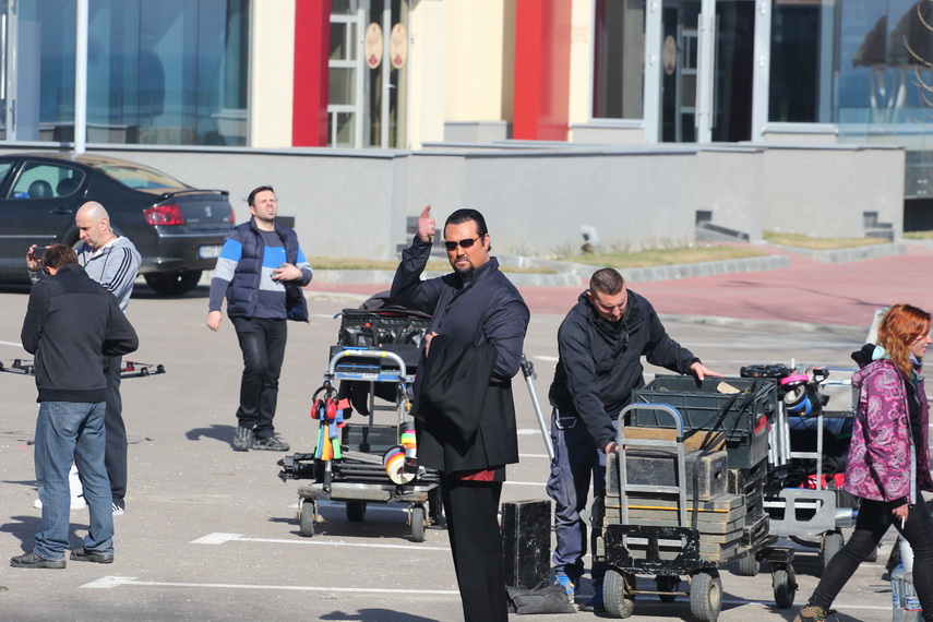 o armata de profesionisti muncesc pentru contract to kill surse steven seagal va sosi astazi in constanta o armata de profesionisti muncesc pentru contract to kill surse steven seagal va sosi astazi in constanta