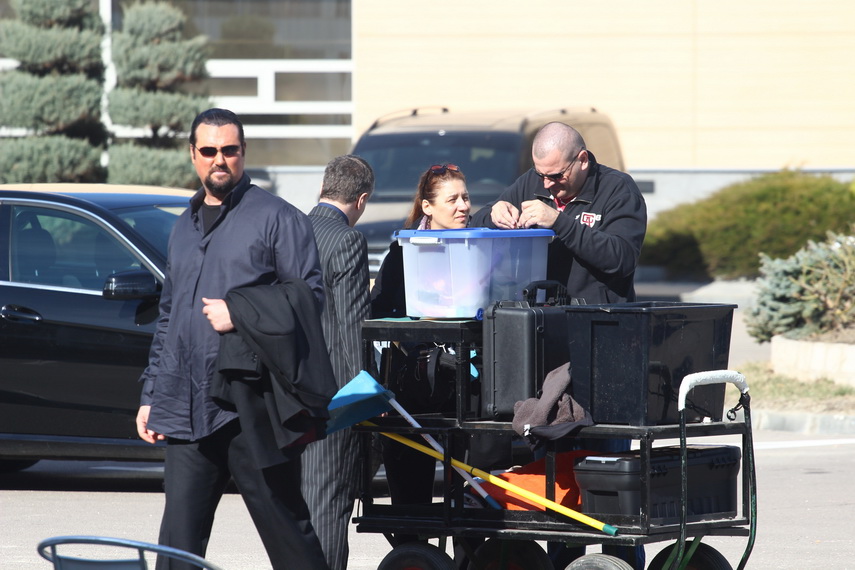 o armata de profesionisti muncesc pentru contract to kill surse steven seagal va sosi astazi in constanta o armata de profesionisti muncesc pentru contract to kill surse steven seagal va sosi astazi in constanta