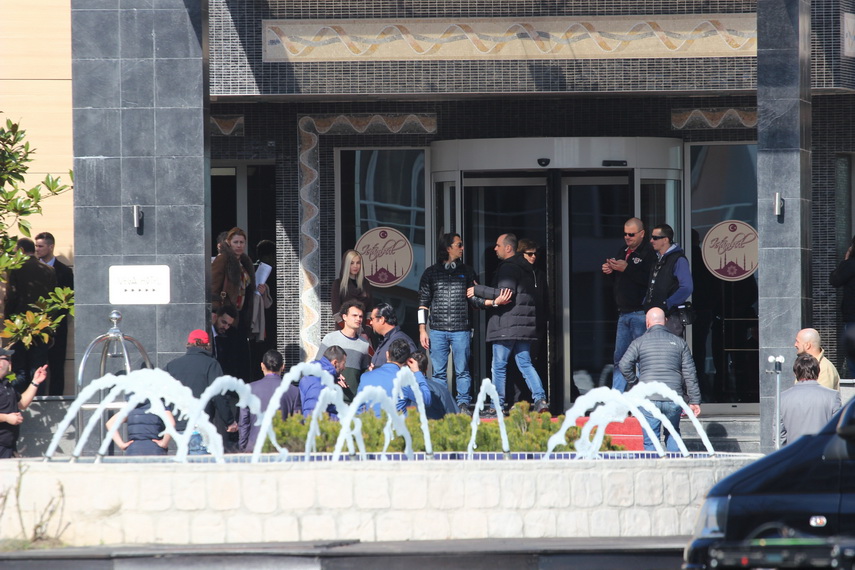 o armata de profesionisti muncesc pentru contract to kill surse steven seagal va sosi astazi in constanta o armata de profesionisti muncesc pentru contract to kill surse steven seagal va sosi astazi in constanta